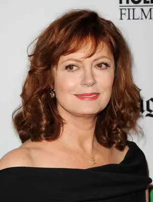 Susan Sarandon red shoulder-length hair with bangs