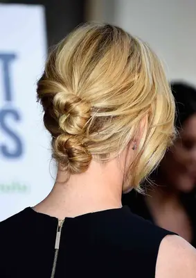 Elizabeth Banks with stacked chignons