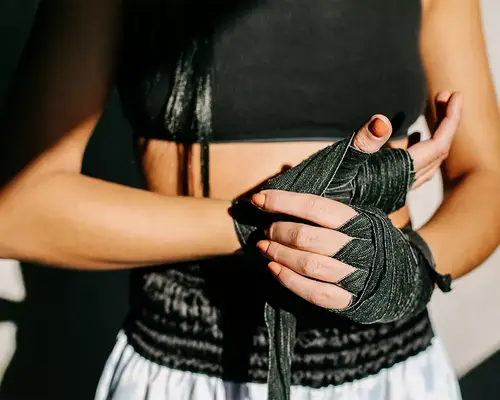 8 forskellige frynsegoder ved at tage en kickboxing -klasse