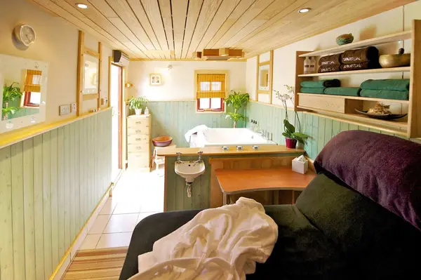 Middle Piccadilly living room interior