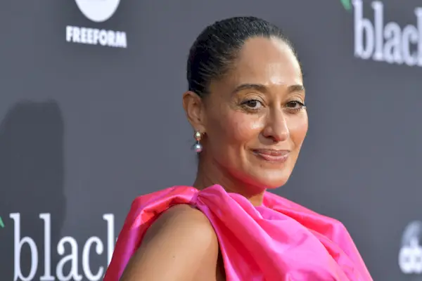 Quelle est la valeur nette de Tracee Ellis Ross ? Voici comment la star « Blackish » gagne de l'argent