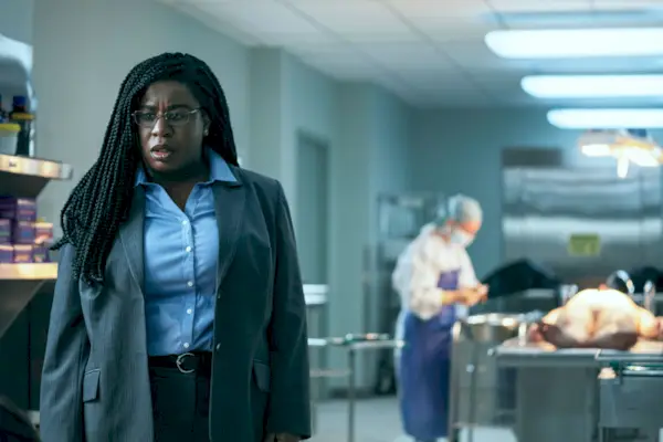 Edie Flowers di 'Painkiller' di Netflix è basato su una persona reale? Il ruolo e il finale di Uzo Aduba, spiegati