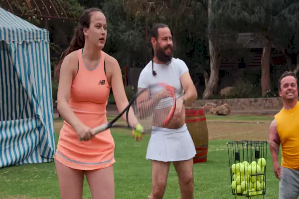 Kim jest tenisistka Shannon Gibbs z „Jackass 4.5”? Wszystko o aktorze, reżyserze, stylistce i sportowcu