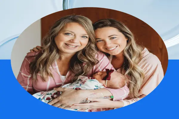 grupa uśmiechniętych kobiet