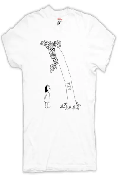 Donner un t-shirt blanc à arbre