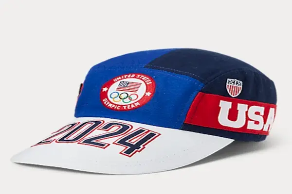 Duet siatkówki drużyny USA Taryn Kloth i Kristen Nuss wykonują rytuał powodzenia przed każdym meczem