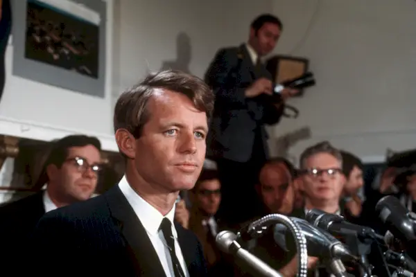 conferencia de prensa de robert kennedy