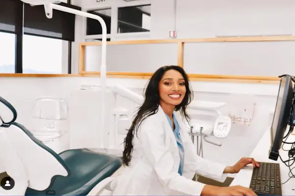 Hvor mye tjener Dallas Cowboys Cheerleaders? Hva 'America's Sweethearts' sier om lønnen deres