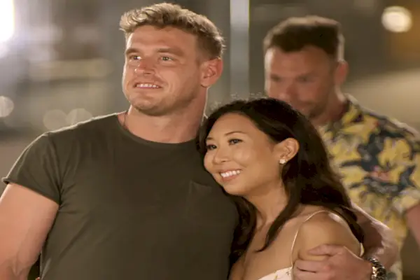 kærlighed er blind l til r shayne jansen, natalie lee i sæson 2 af kærlighed er blind cr netflix © 2022