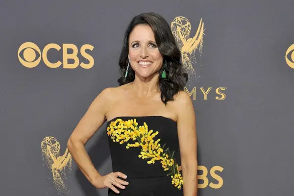 Julia Dreyfuss Is Diagnosed With Breast Cancer