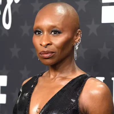 Cynthia Erivo with a classic smokey eye and glossy lips at the 2025 Critics Choice Awards in Santa Monica, California