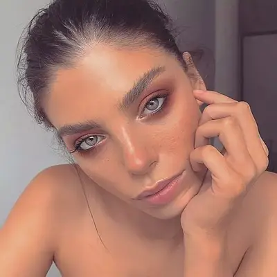 Ruairi Luke in a rusted eyeshadow look