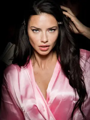 adriana-lima-2016