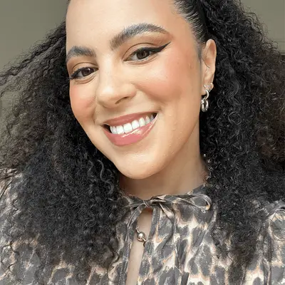 Star wearing Glossier Boy Brow Arch pencil