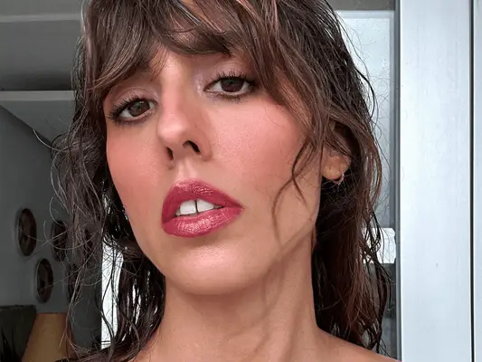 Violette wearing the Bisou Jelly lip balm