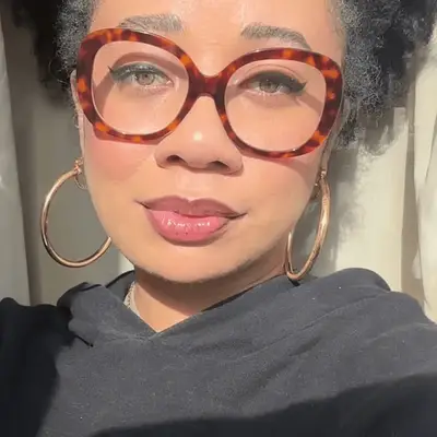 MYM Beauty editor wearing Rhode Peptide Lip Shape