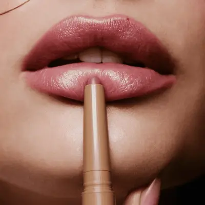 MYM Beauty editors and Hailey Bieber applying Rhode lip liner