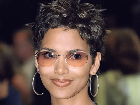 10 iconiche combinazioni di labbra degli anni '90 che vorrai copiare nel 2024