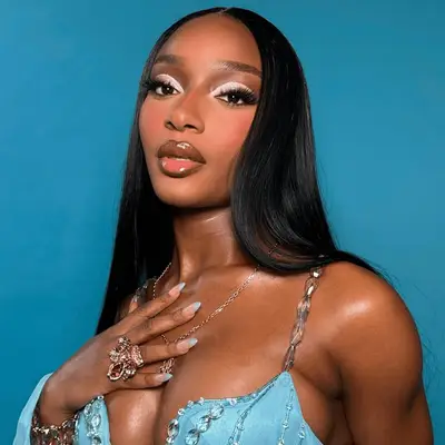 ayra starr wearing glamorous makeup