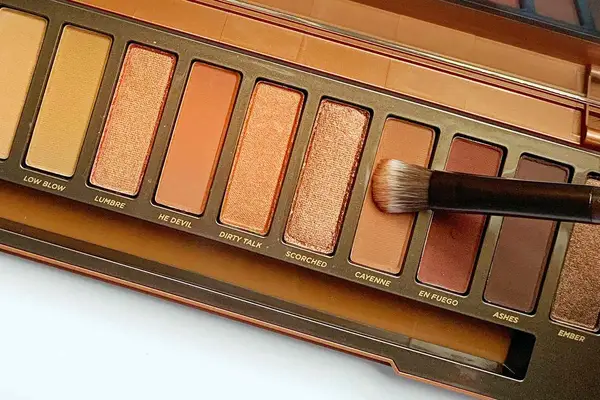 Urban Decay Naked Heat Eyeshadow Palette