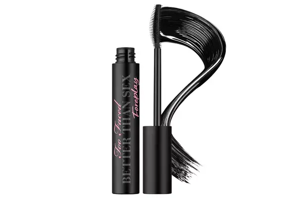 A person after applying Dior Diorshow Maximizer 3D Triple Volume Plumping Lash Primer