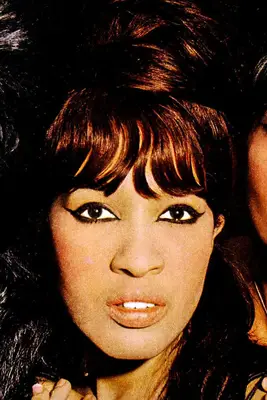 Estelle Bennett 60s makeup