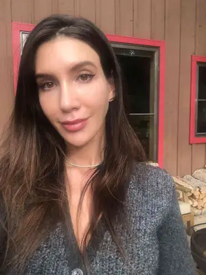 Anastasia Beverly Hills Luminous Foundation Review