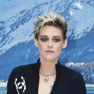 Kristen Stewart with plum eyeshadow and subtle warm-toned makeup