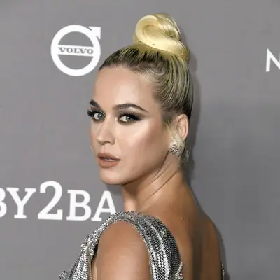 Katy Perry wears smoky gray eyeshadow and neutral makeup