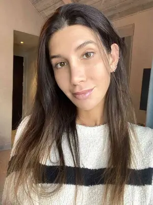 MYM Beauty writer Tanya Akim wearing the Ilia Super Serum Skin Tint SPF 40