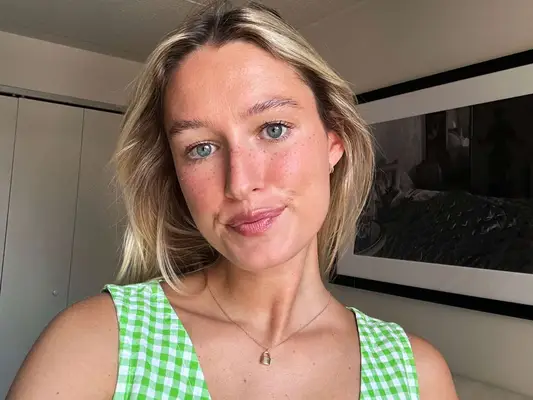 Il mio segreto nel rendere pop i miei occhi verdi è questo hack di trucco virale da $ 9