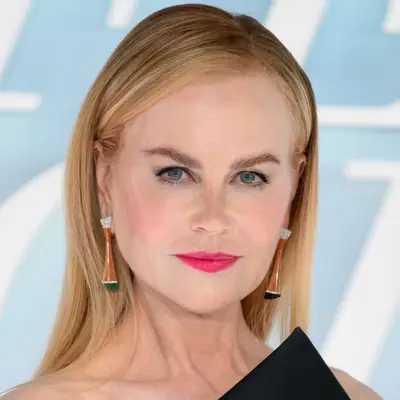 Nicole Kidman wearing hot pink lipstick and rosy blush