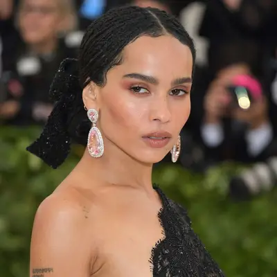 Zoe Kravitz in a neutral monochrome makeup look.