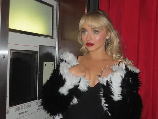 Tiktoks Candy Cane Blush Trend vil få deg i ferieånden