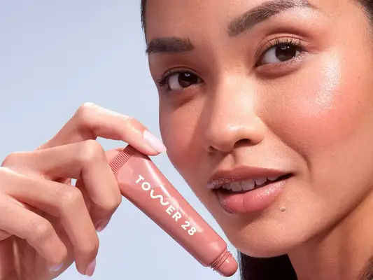 Nowe balsamy koloryzujące Tower 28 uratują Twoje zimowe usta