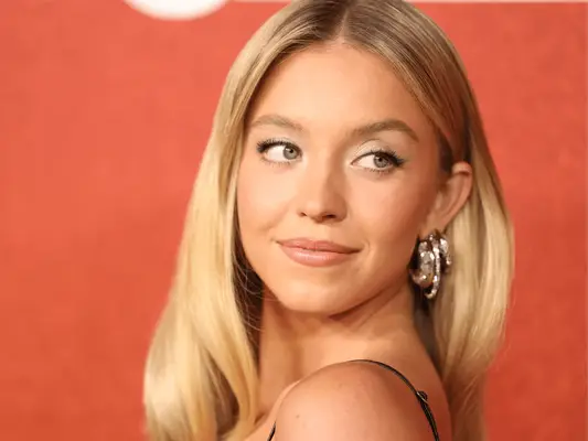 Jak si vybrat nejlepší tvar obočí pro vaši tvář, podle odborníků