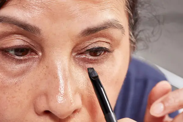 Person applying Melt Cosmetics Ultra Matte Gel Eyeliner