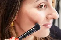 A person applies the Smashbox The Cali Contour Face Palette