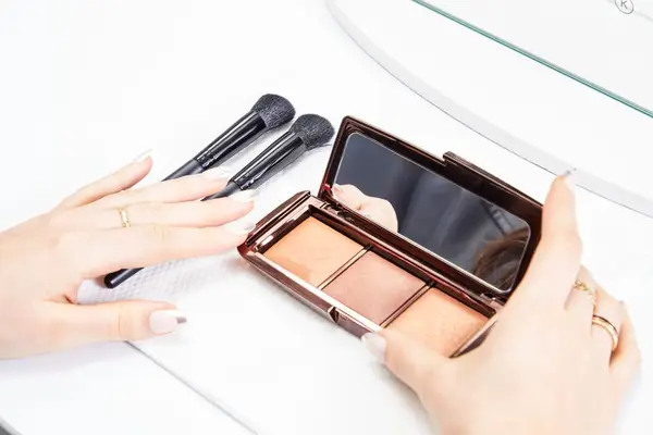 The colors in the Hourglass Ambient Lighting Palette