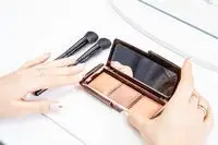 The colors in the Hourglass Ambient Lighting Palette
