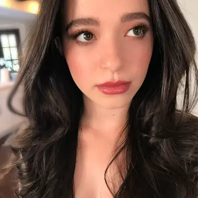 Mikey Madison wearing eye contour makeup