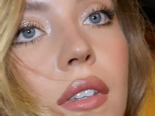 Pohádkový oční stíny je nejkrásnějším způsobem, jak tuto zimu jiskřit