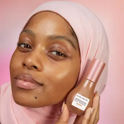 Model modeling Glow Recipe Watermelon Glow Niacinamide Hue Drops