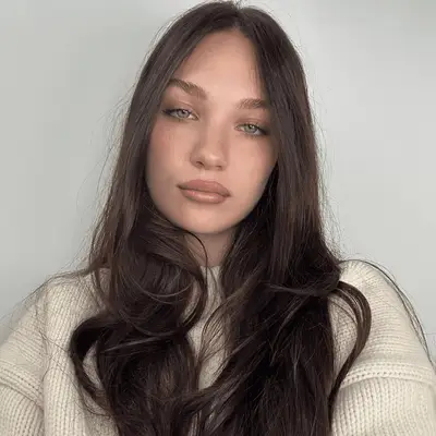 Maddie Ziegler wearing minimal makeup