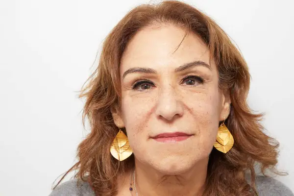 Components of the Kiss Magnetic Eyeliner & Lure Lash Kit displayed on a neutral surface