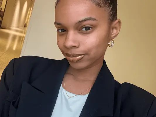 Los bálsamos labiales Glow Reviver de E.L.F. son el mejor regalo para su puchero