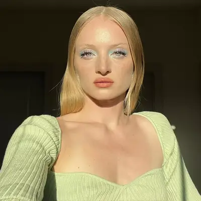 Ashley Walker Taylor Swift-inspired makeup look