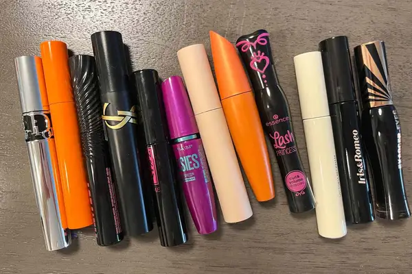 De 8 beste volumiserende mascaraene for fulle, flagrende vipper