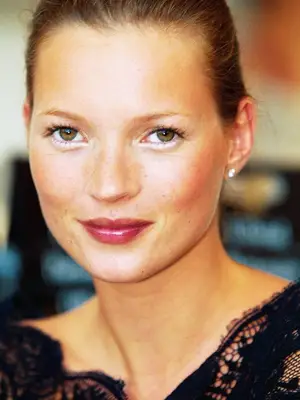 Kate Moss, no makeup and pink lip