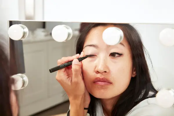 Lilly Lashes Clear Brush-On Lash Adhesive